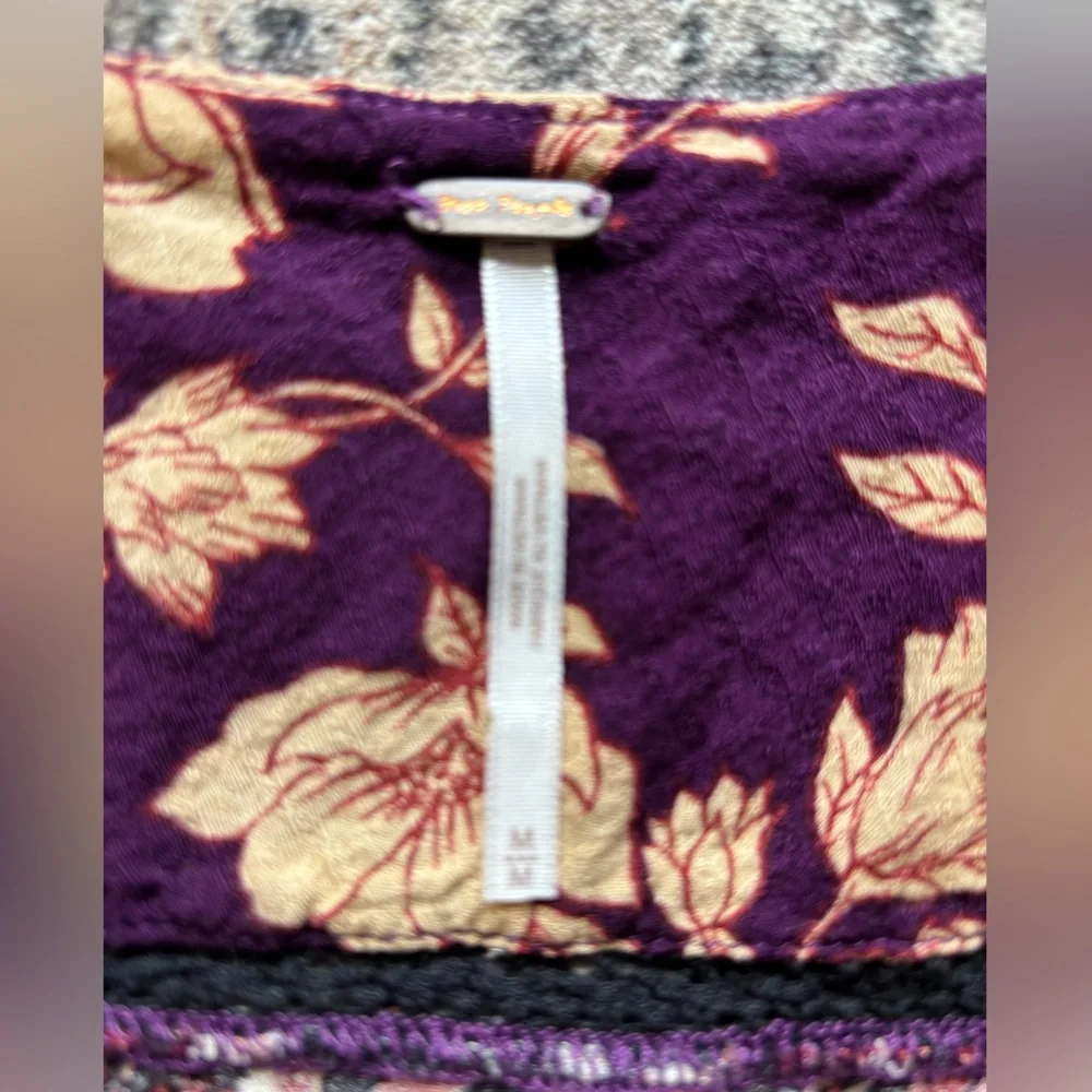 Free People Floral‎ Flowy Women's Shirt Size Medium - Picture 5 of 5